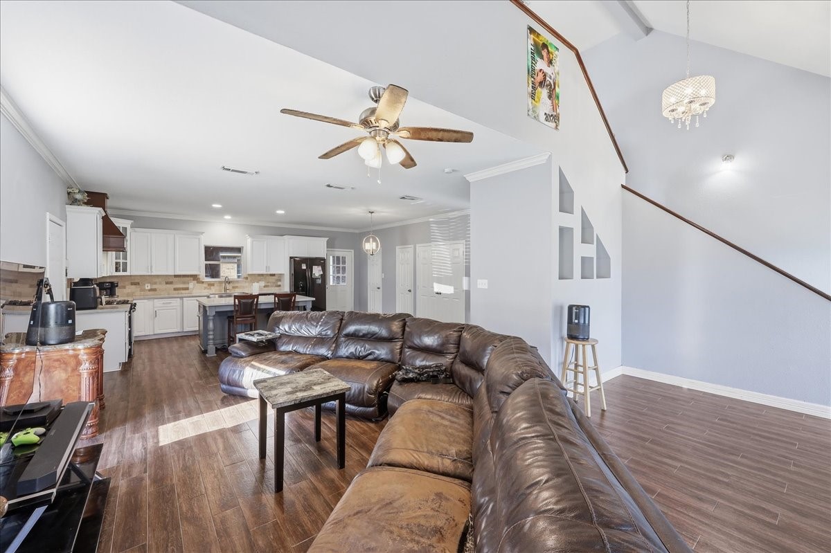 4404 Kitty Chapin Avenue Property Photo 8