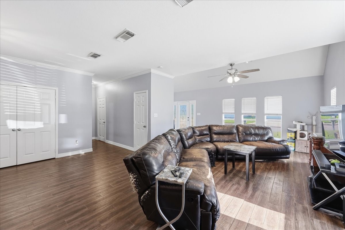 4404 Kitty Chapin Avenue Property Photo 10