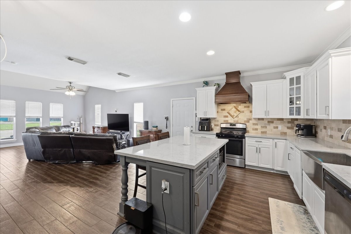 4404 Kitty Chapin Avenue Property Photo 14