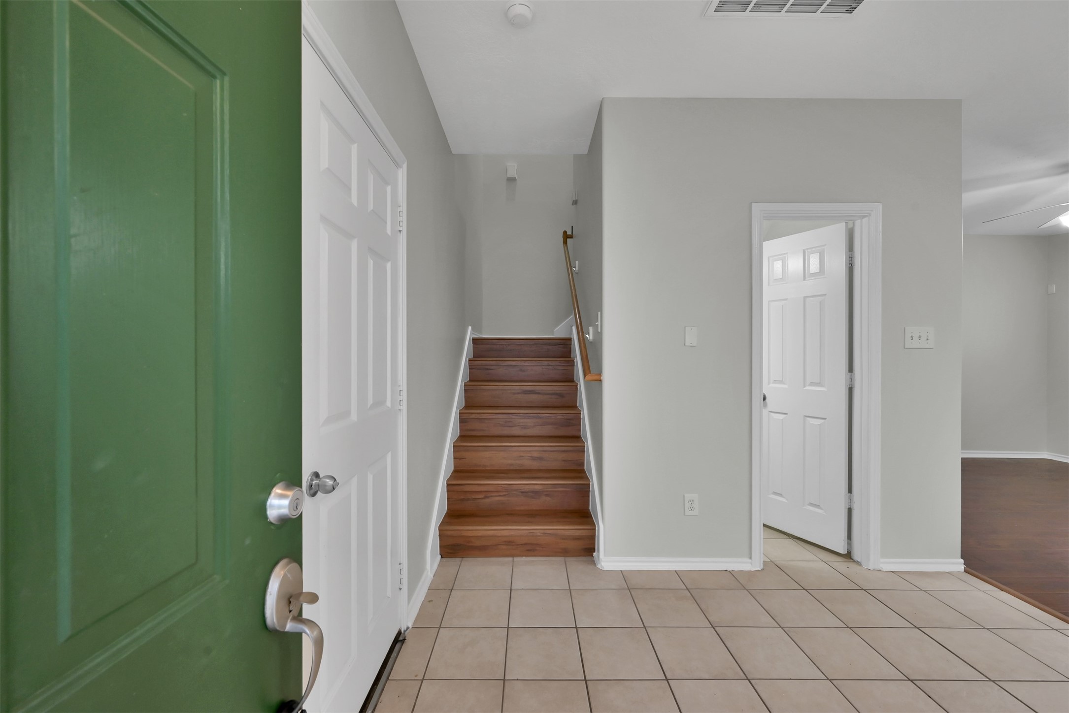 214 W Stedhill Loop Loop Property Photo 3