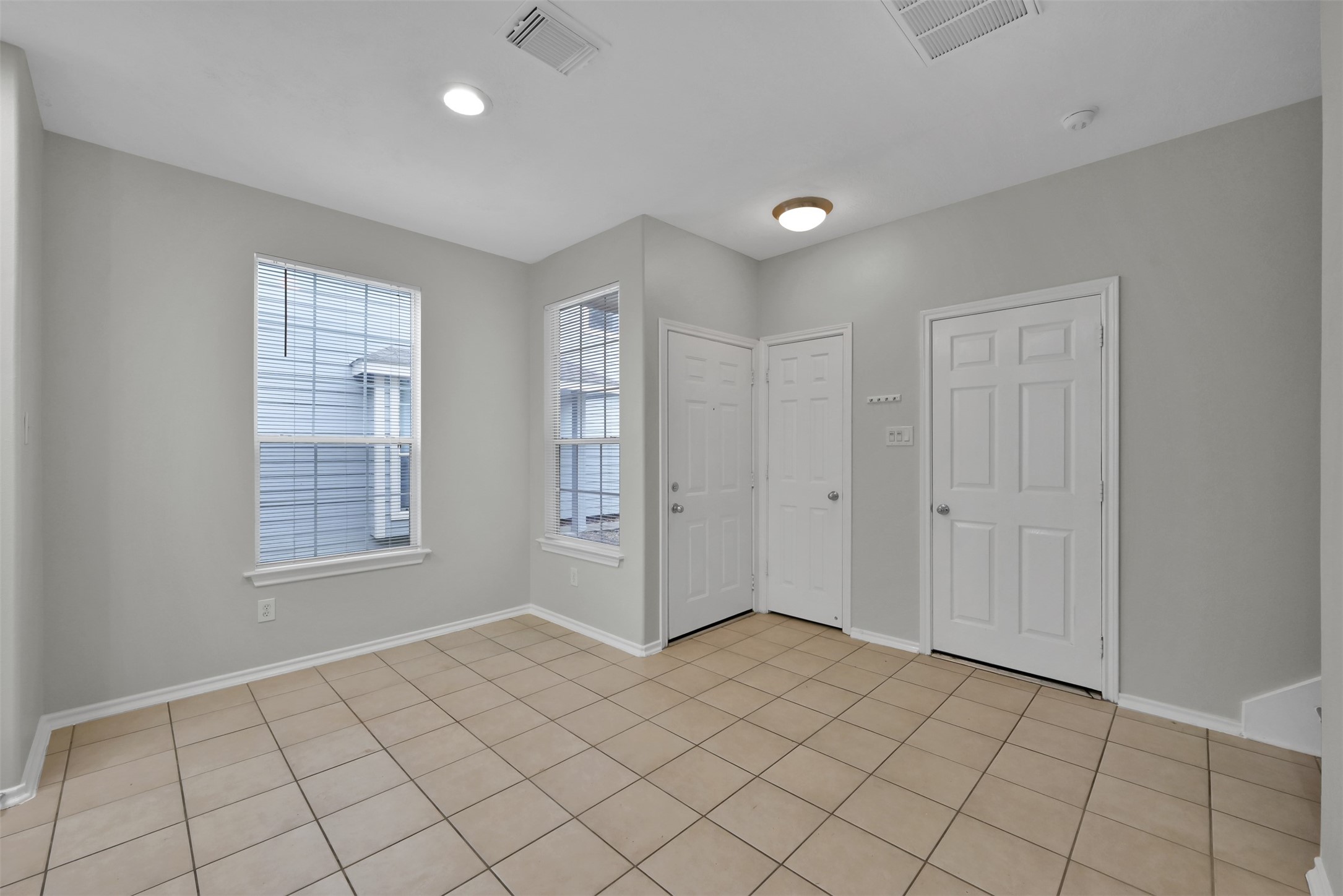 214 W Stedhill Loop Loop Property Photo 4