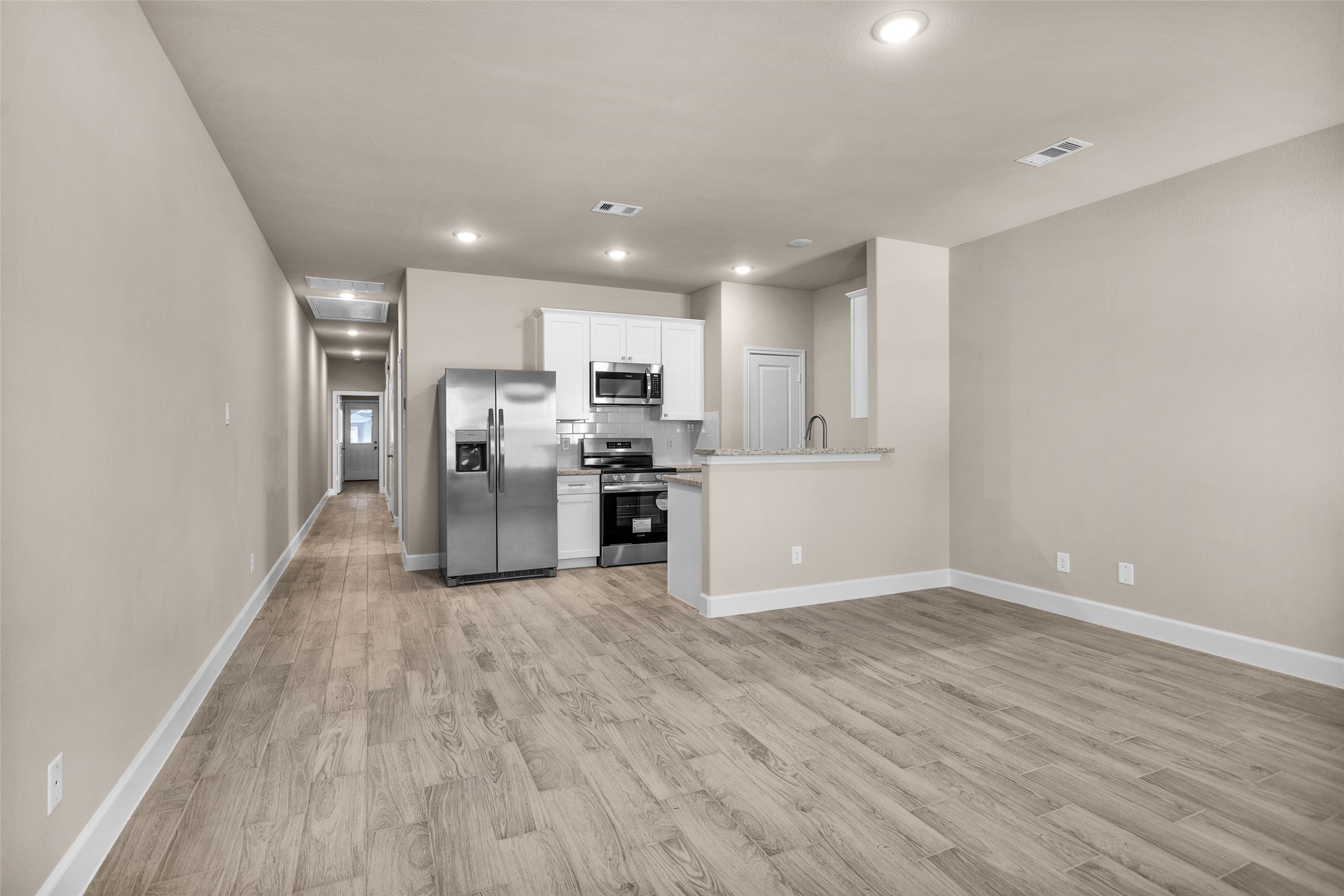 496b Golden Street B Property Photo 5