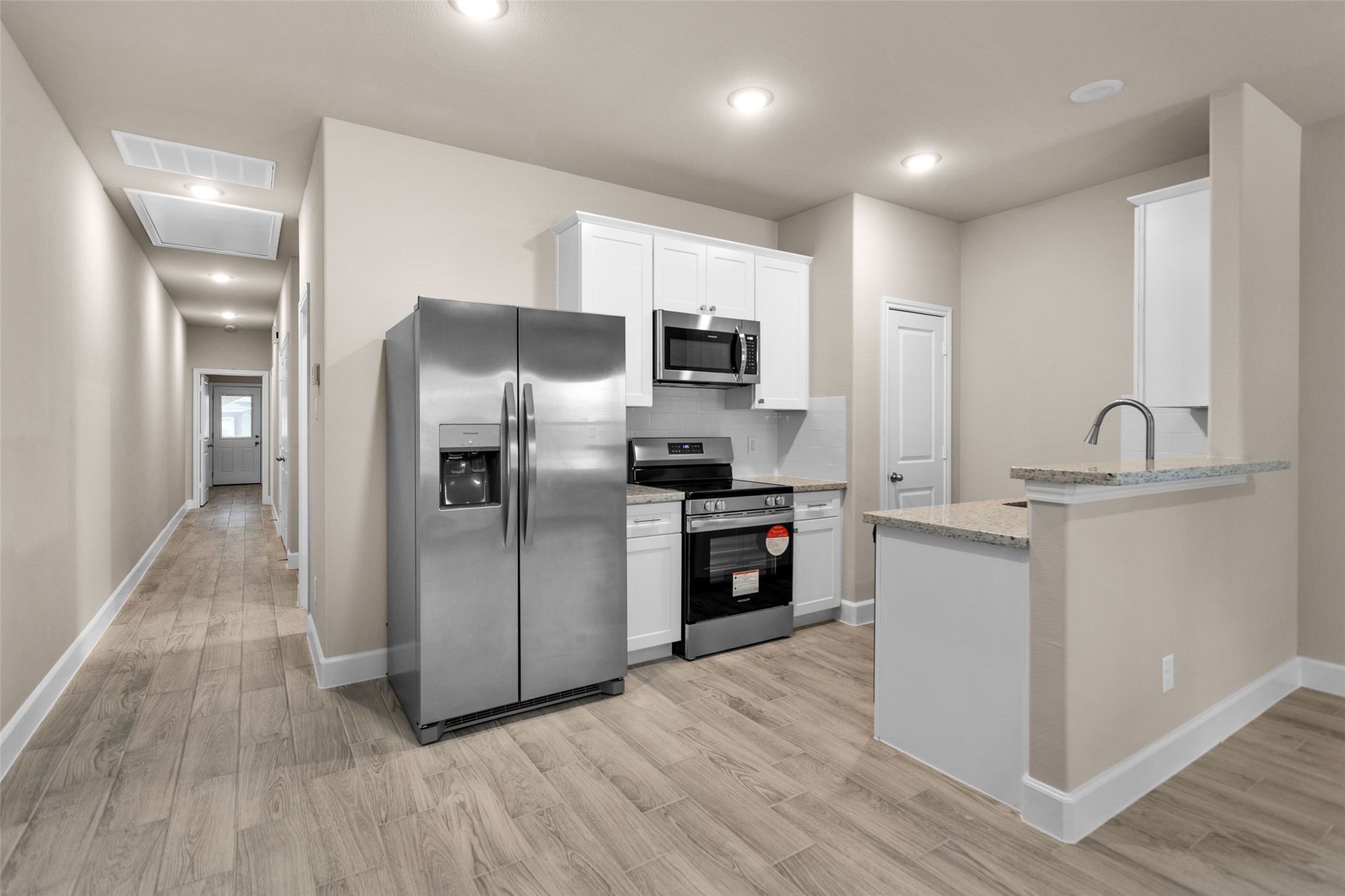 496b Golden Street B Property Photo 8