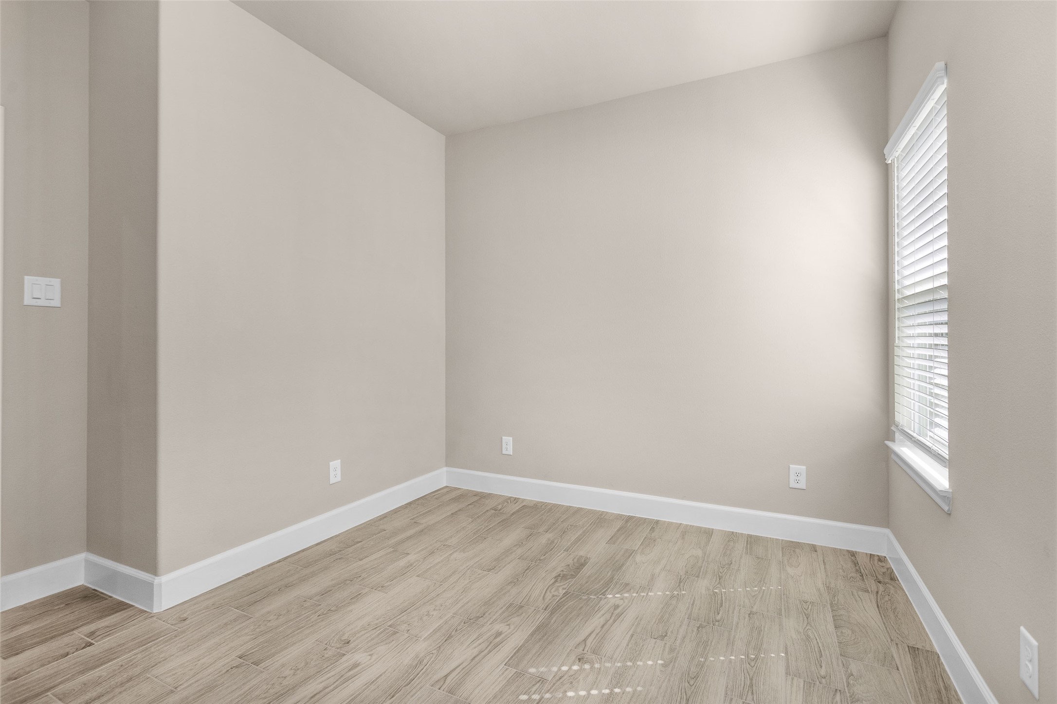 496b Golden Street B Property Photo 13