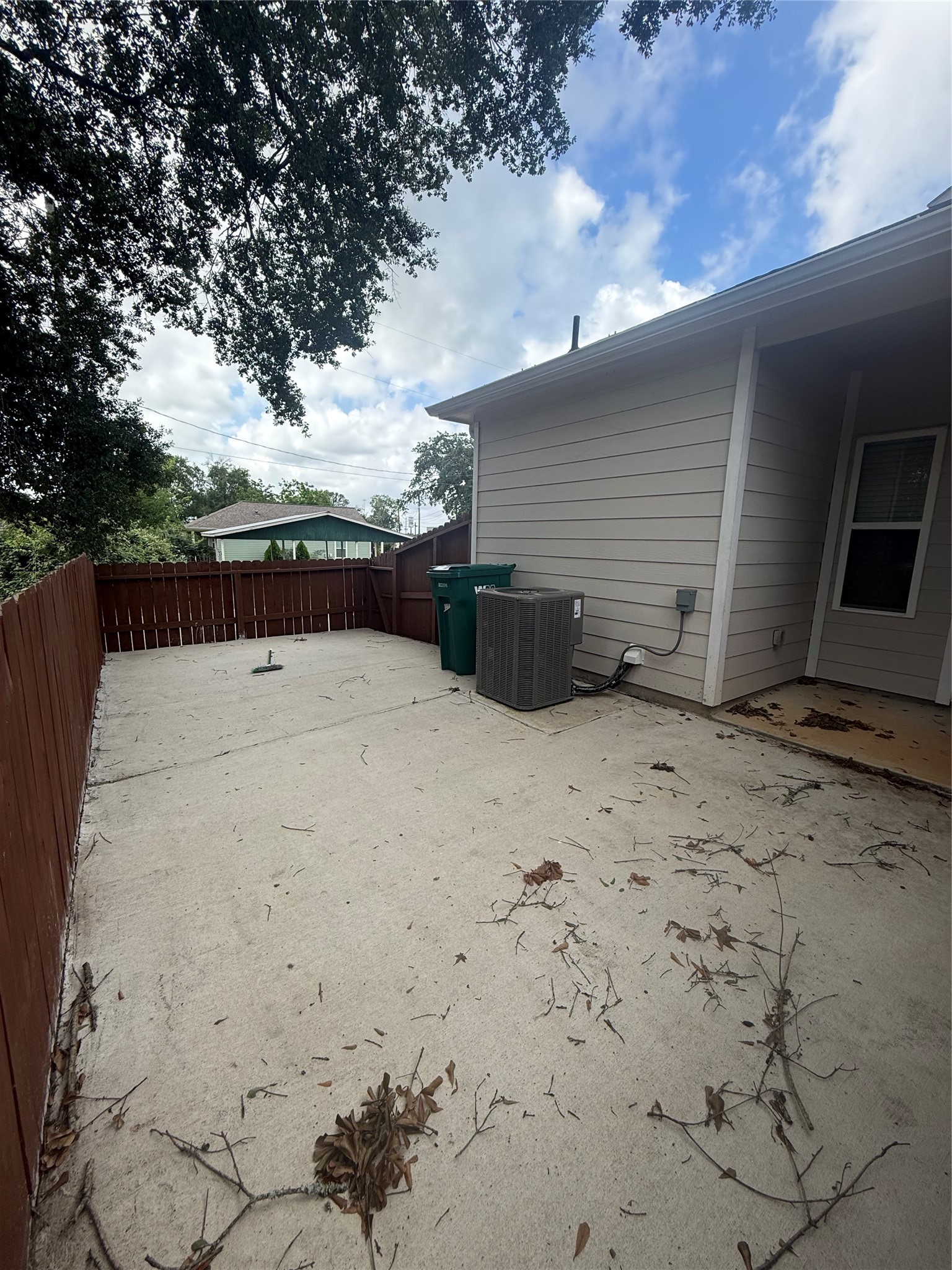 496b Golden Street B Property Photo 20