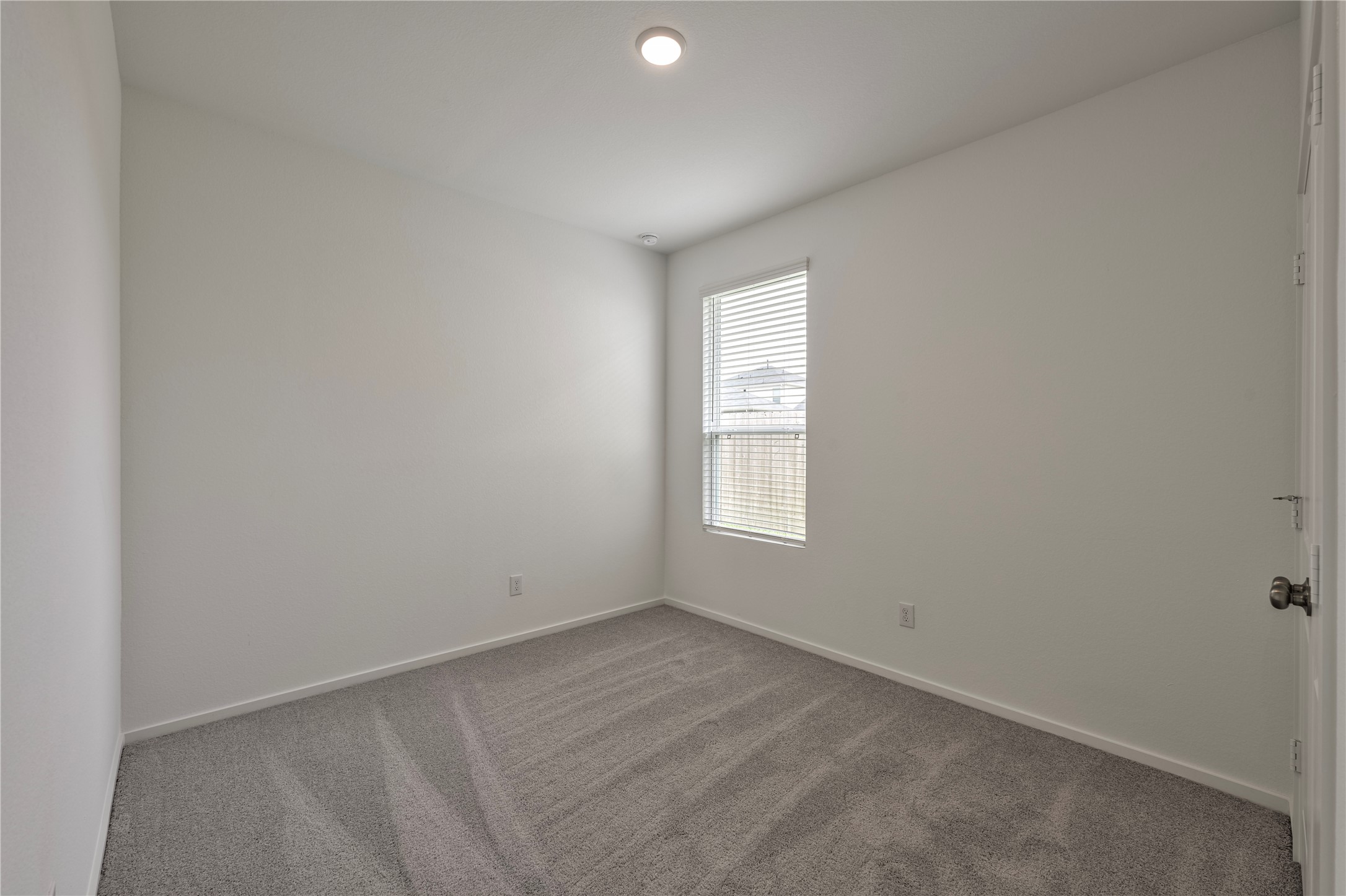 905 Silver Buckle Lane Property Photo 10
