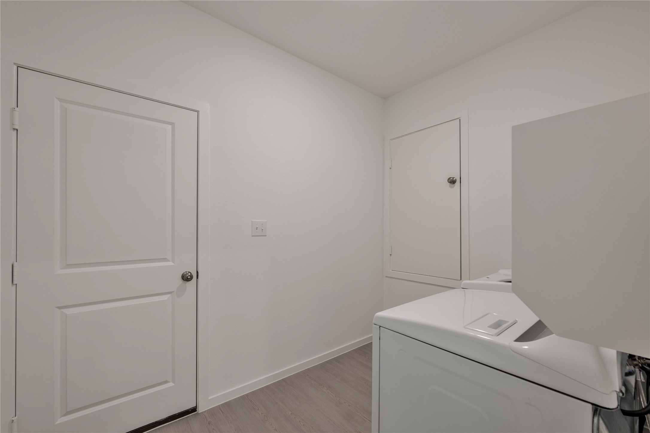 905 Silver Buckle Lane Property Photo 12