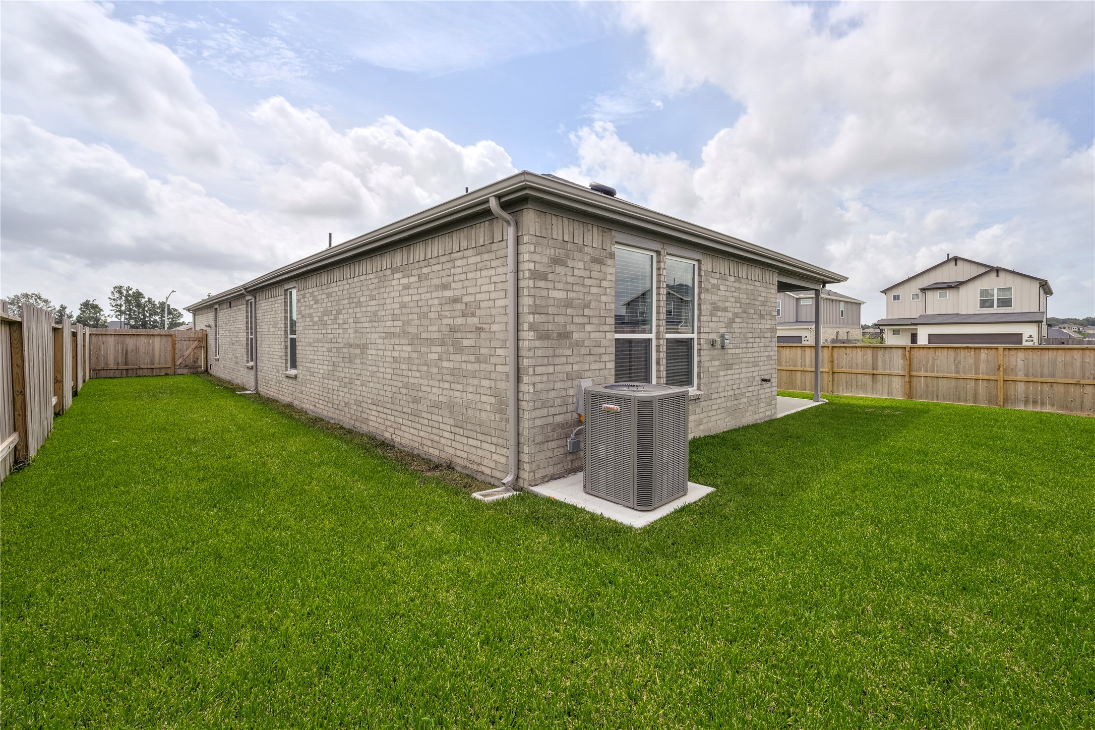 905 Silver Buckle Lane Property Photo 18