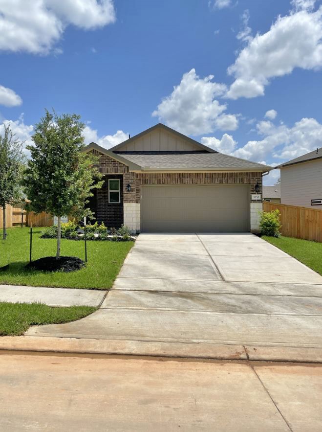 7052 Silverleaf Oak Street Property Photo 1