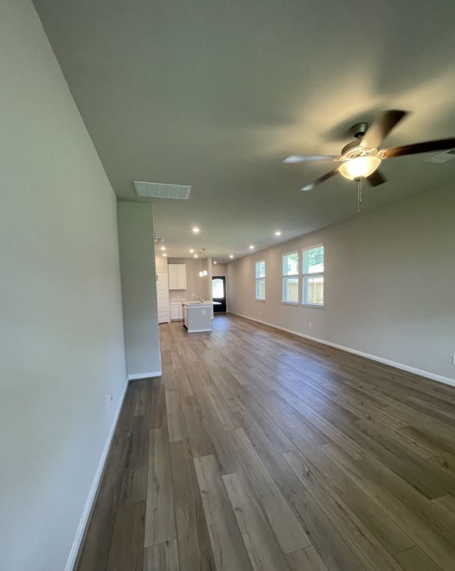7052 Silverleaf Oak Street Property Photo 8