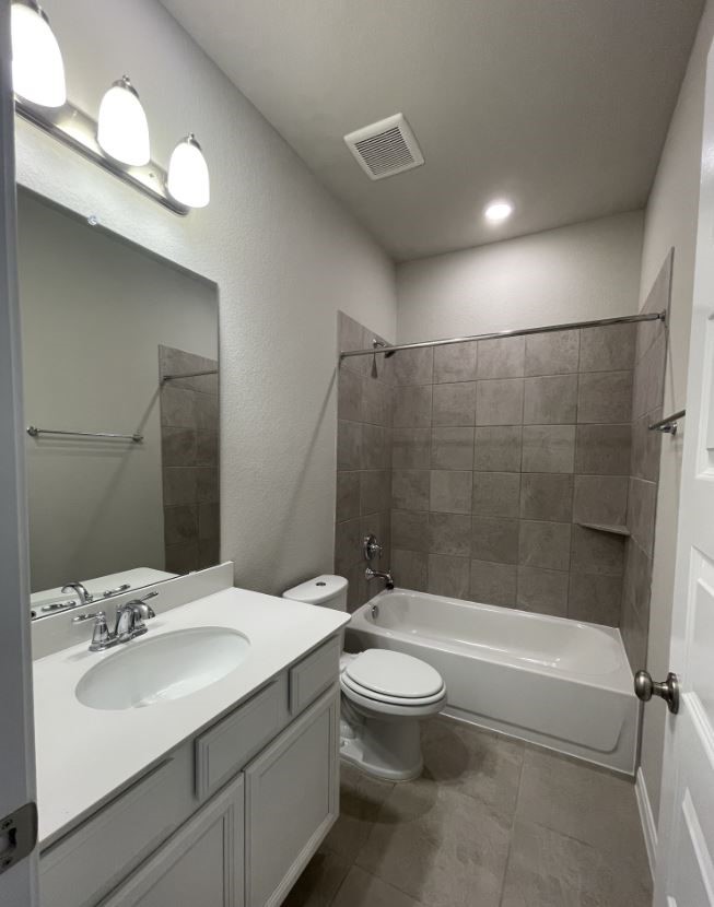 7052 Silverleaf Oak Street Property Photo 18