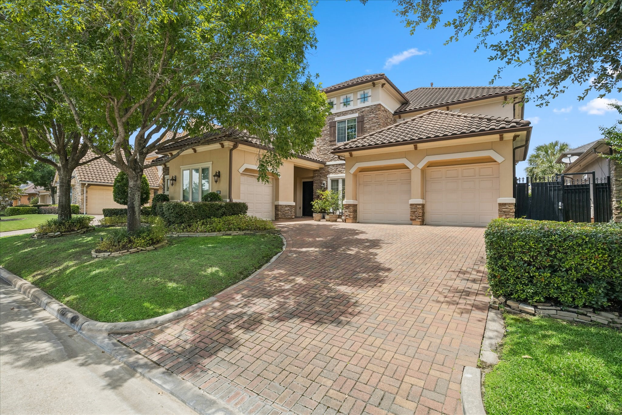 11610 Montmarte Boulevard Property Photo 2