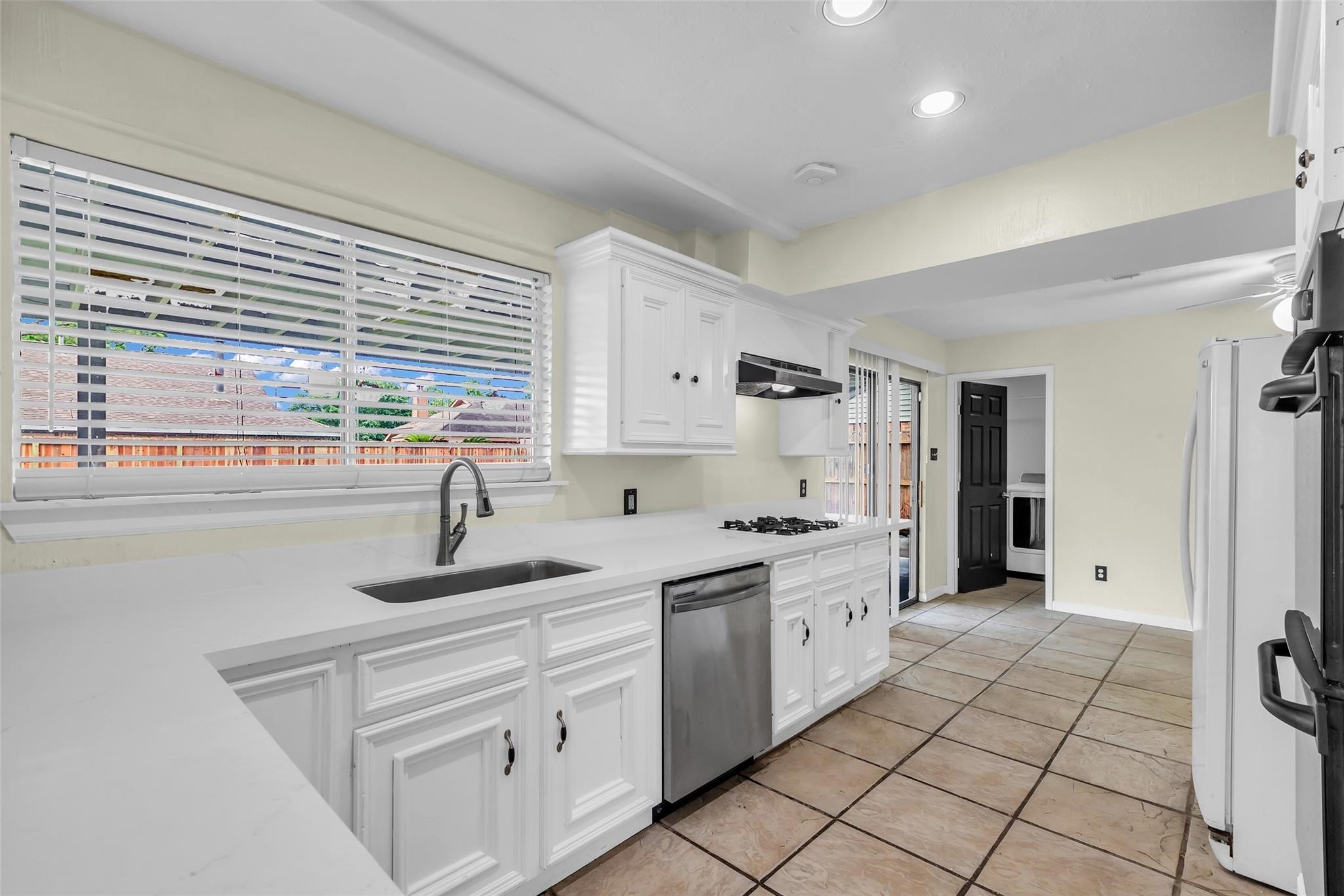 15830 Pipers View Drive Property Photo 8