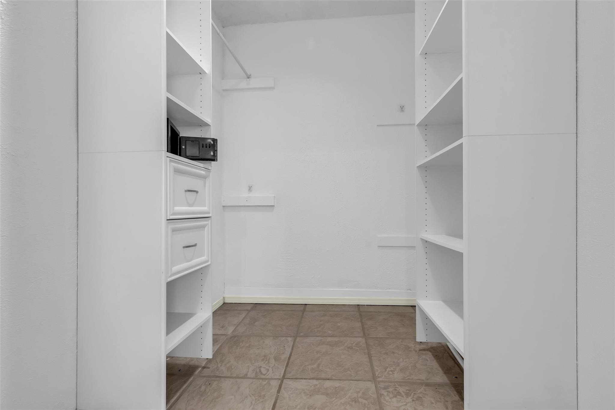 15830 Pipers View Drive Property Photo 14