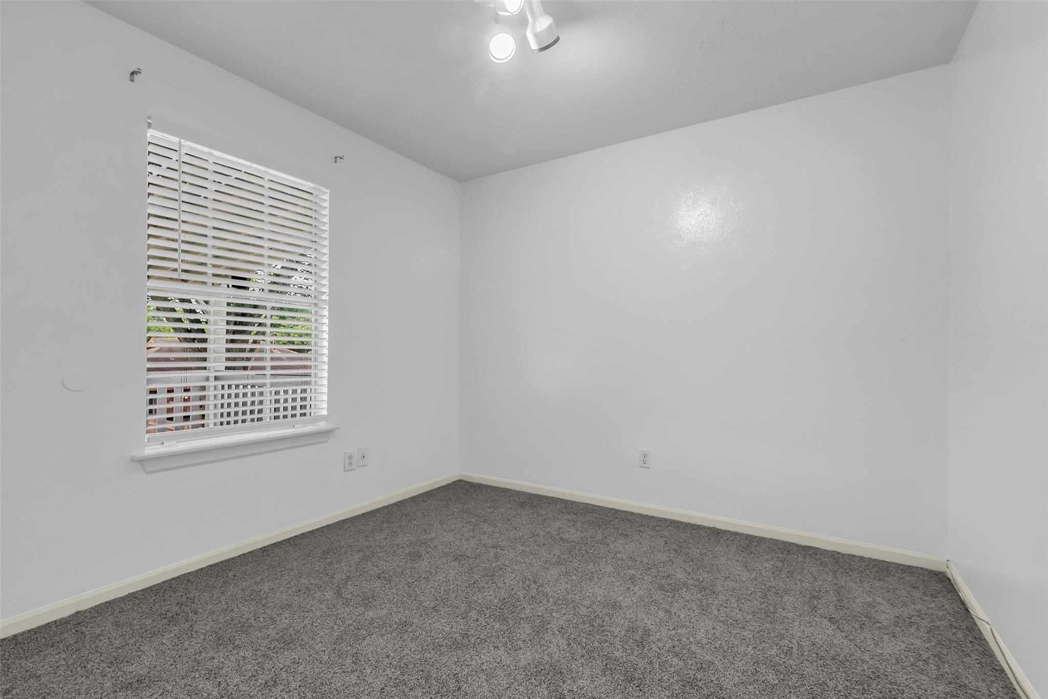15830 Pipers View Drive Property Photo 20