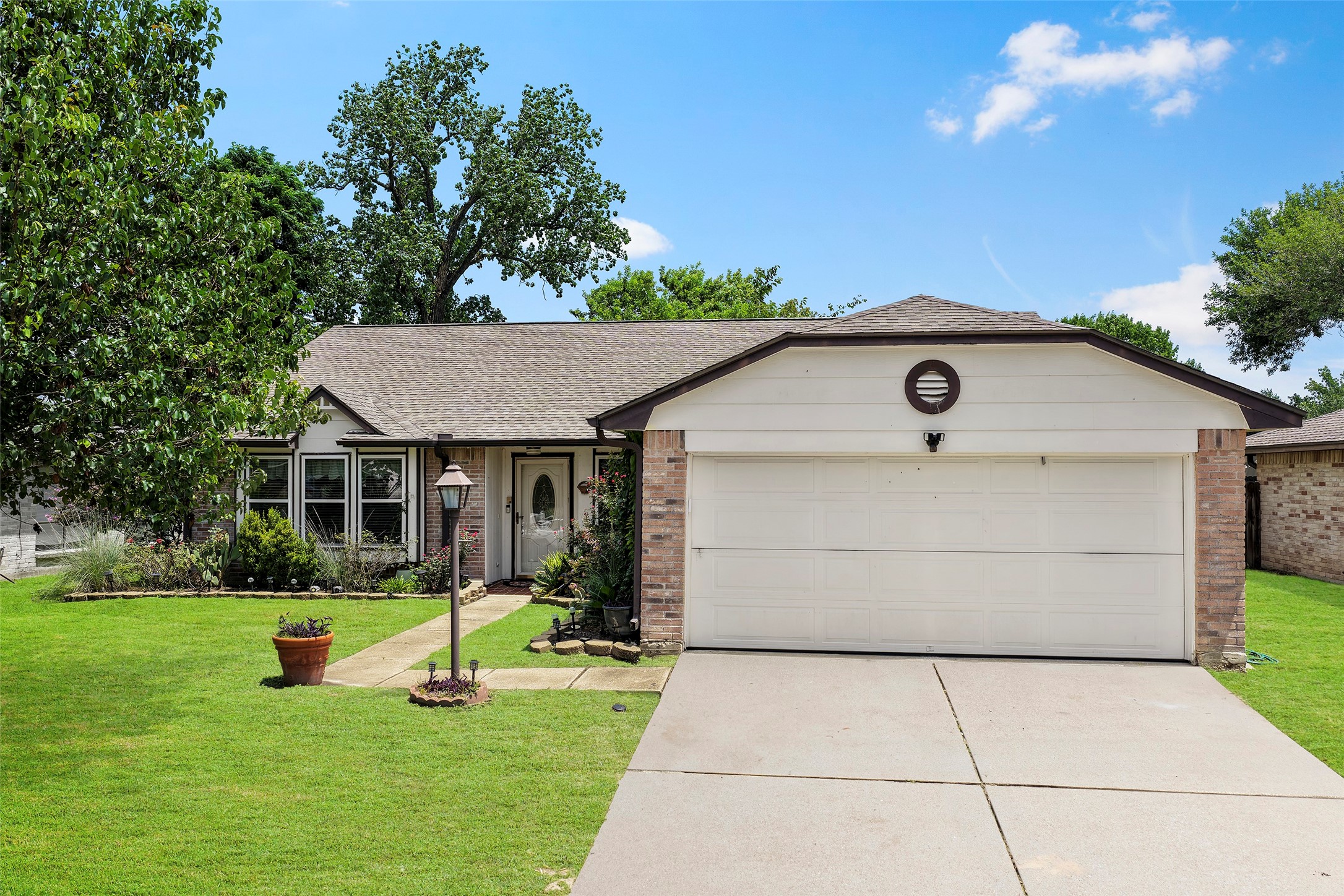 16730 Summer Dawn Lane Property Photo 1