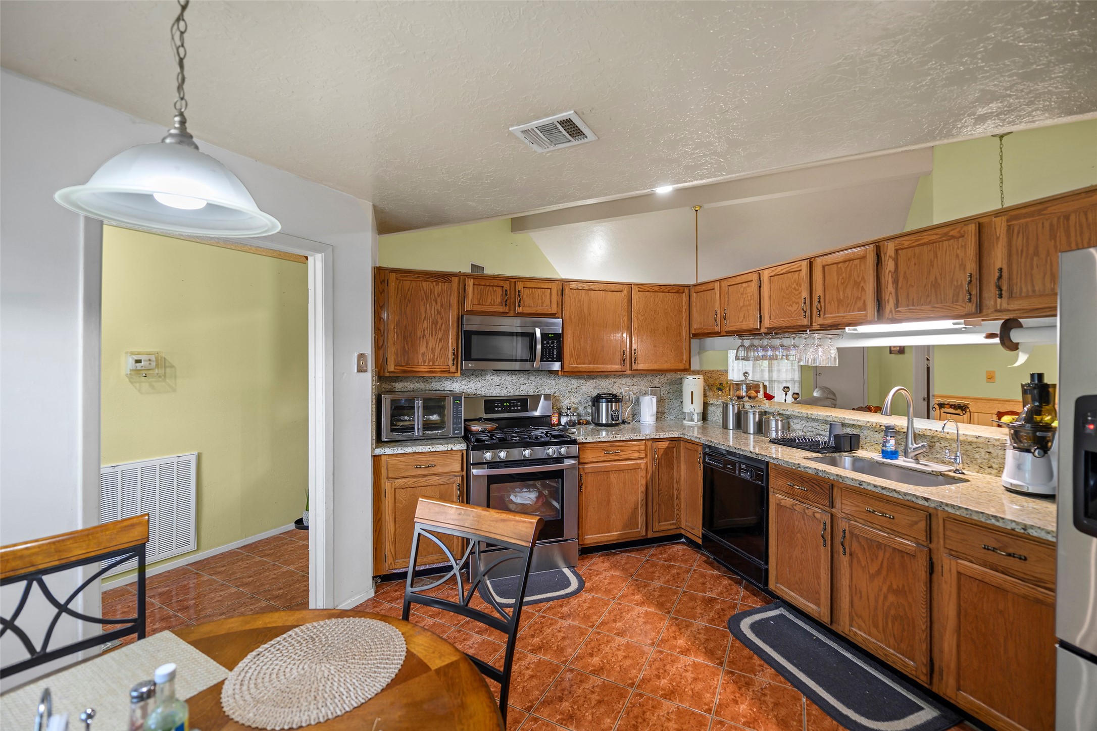 16730 Summer Dawn Lane Property Photo 8