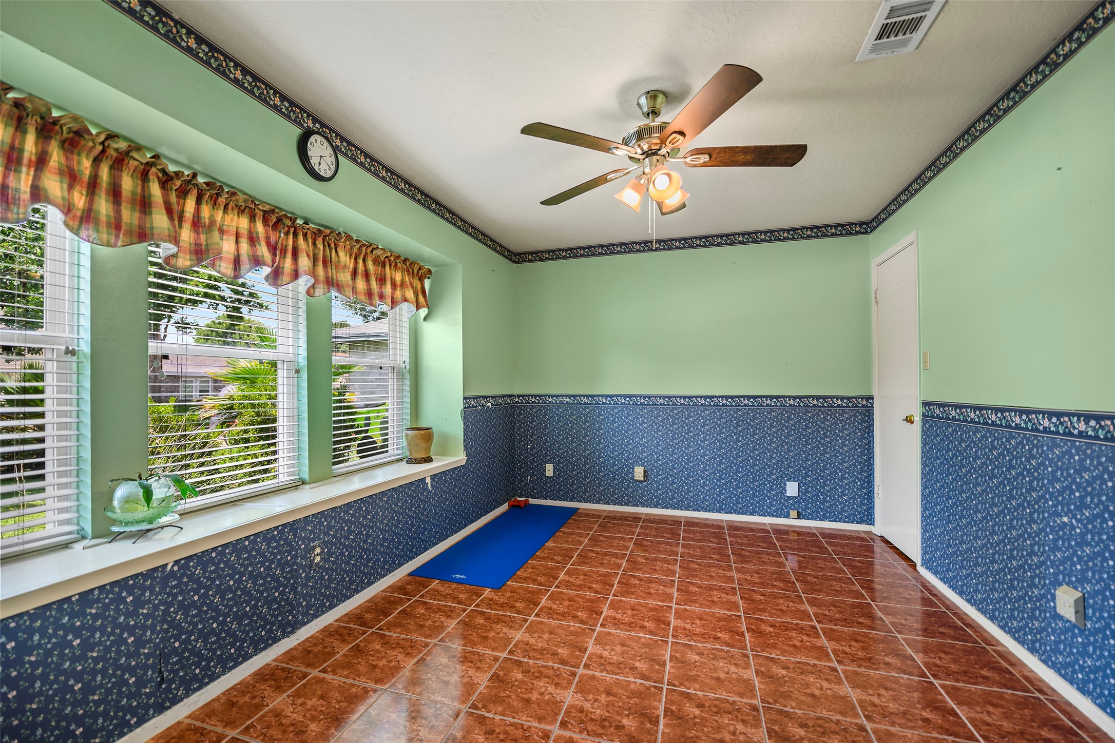 16730 Summer Dawn Lane Property Photo 14