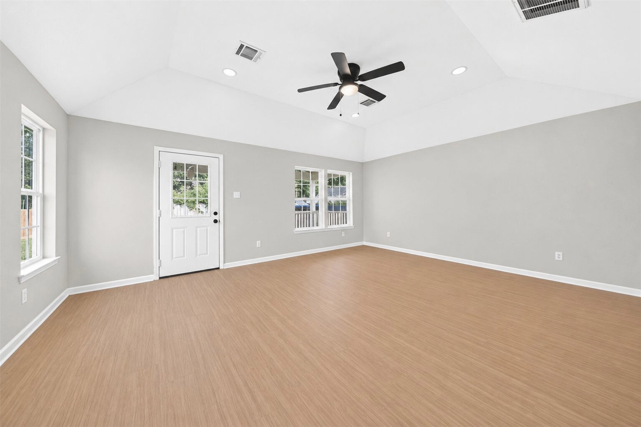874 Green Meadow Lane Property Photo 4