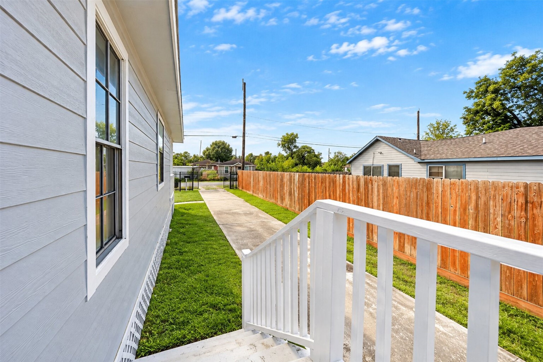 874 Green Meadow Lane Property Photo 8
