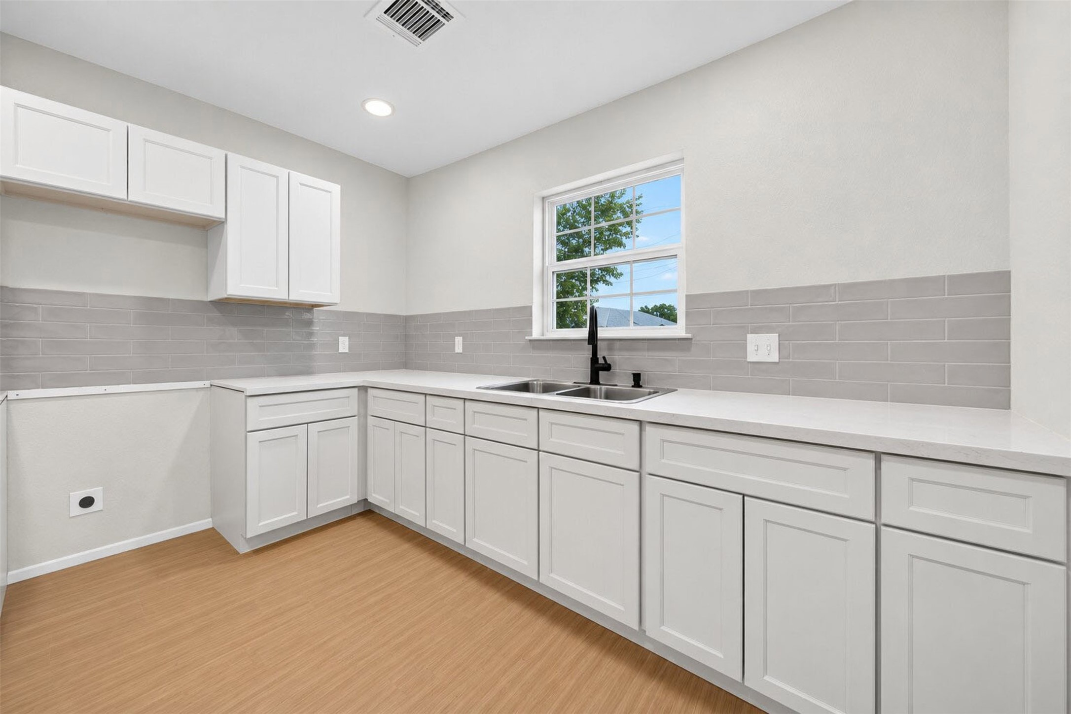 874 Green Meadow Lane Property Photo 13