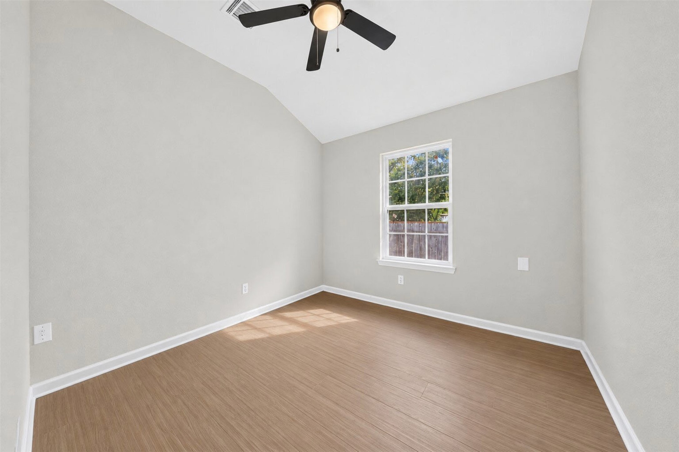 874 Green Meadow Lane Property Photo 25