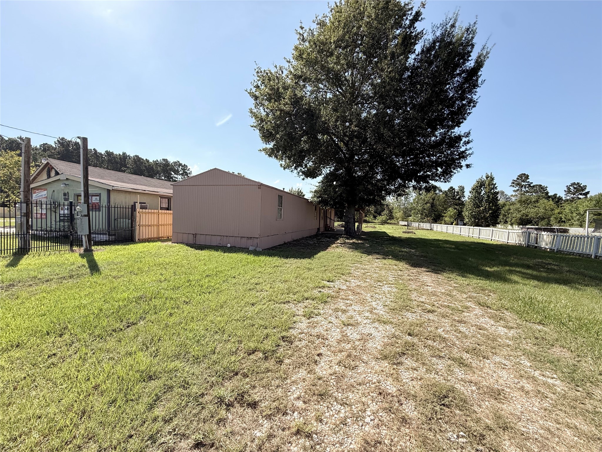 1570 County Road 3479a Property Photo 1