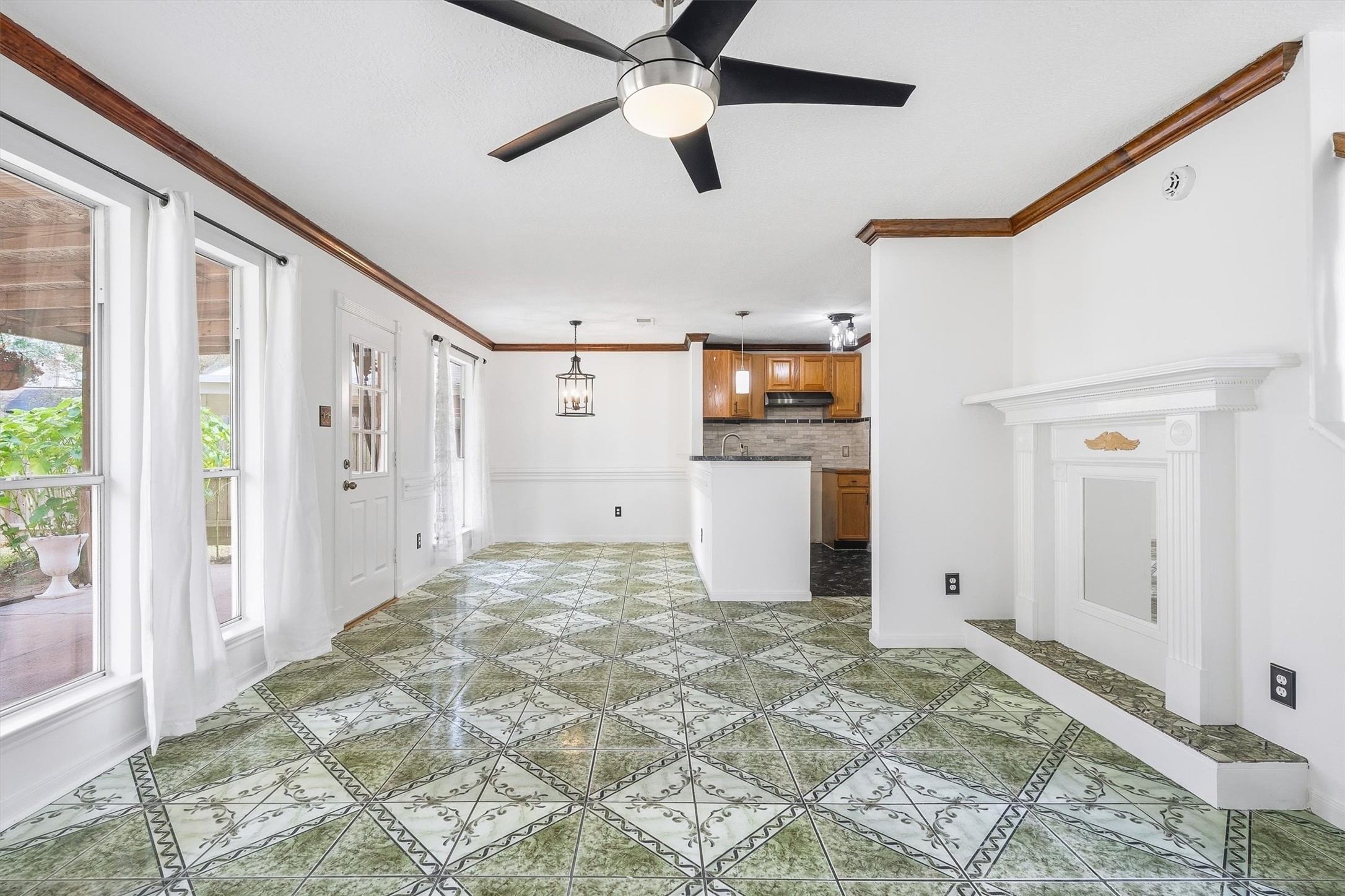 5426 Bourgeois Road Property Photo 9
