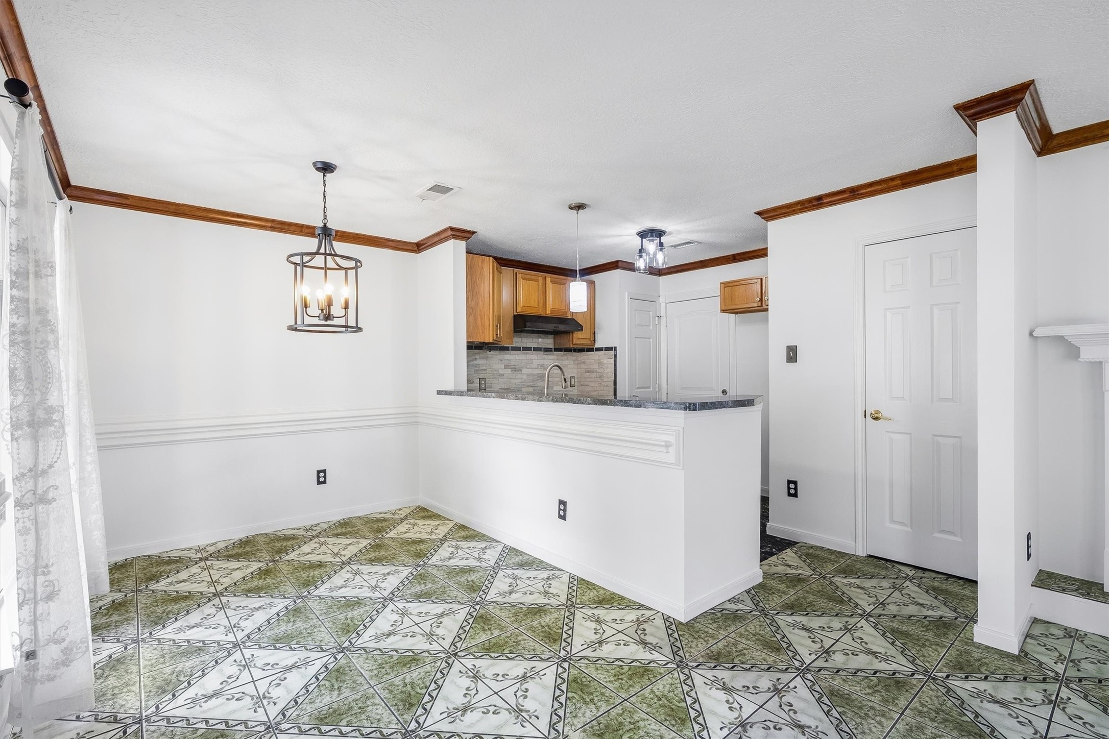 5426 Bourgeois Road Property Photo 11