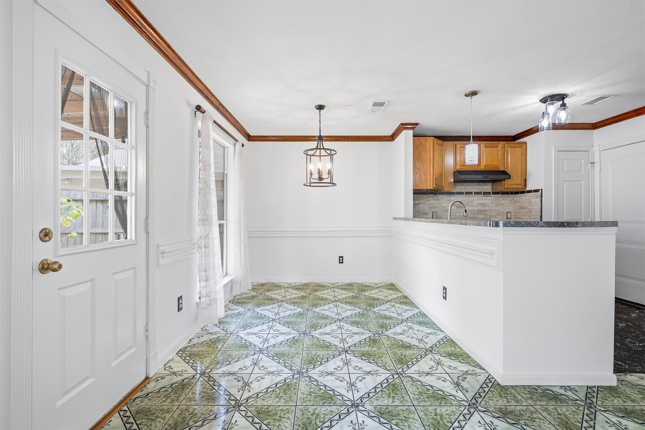 5426 Bourgeois Road Property Photo 12