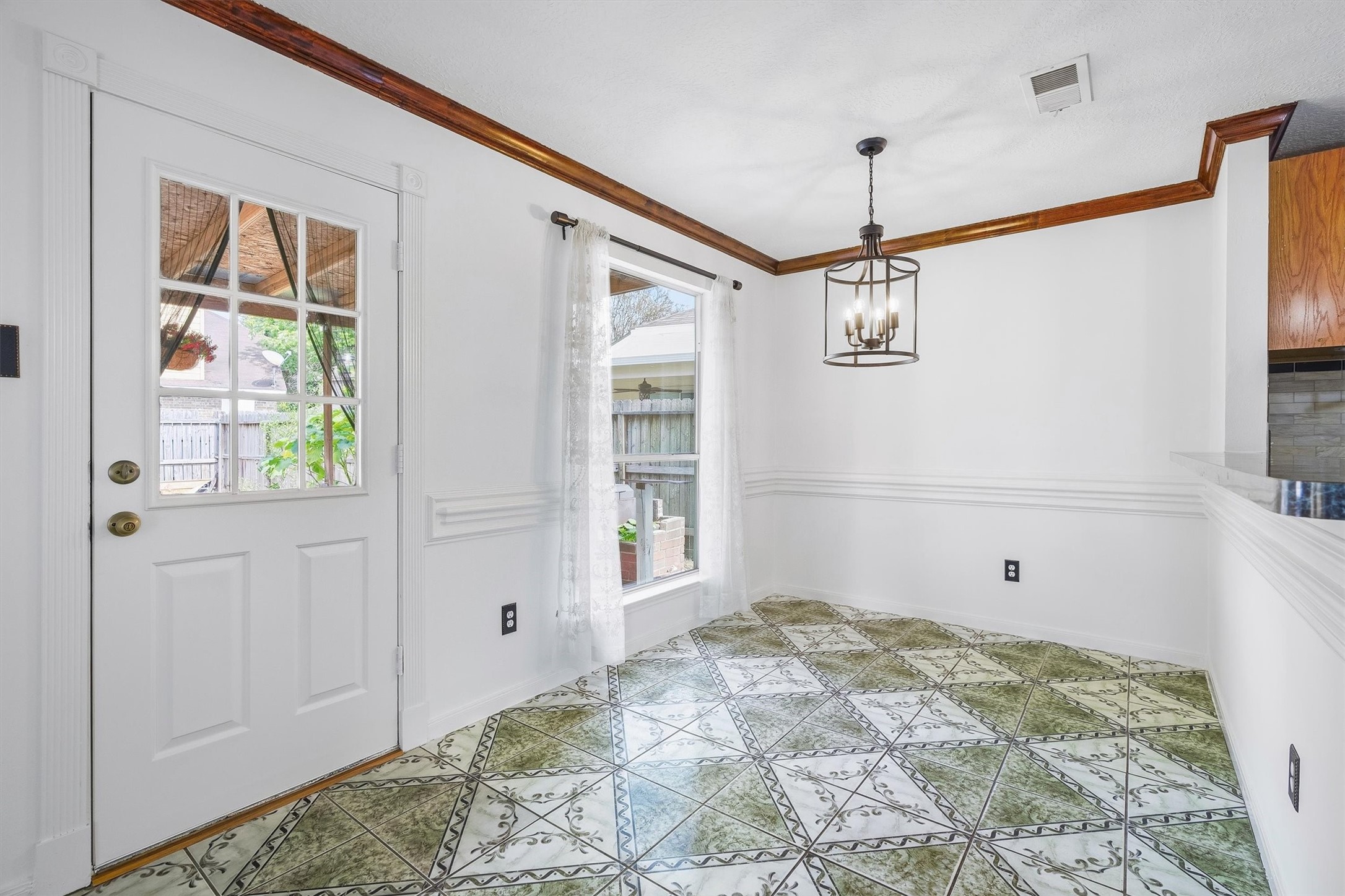 5426 Bourgeois Road Property Photo 13