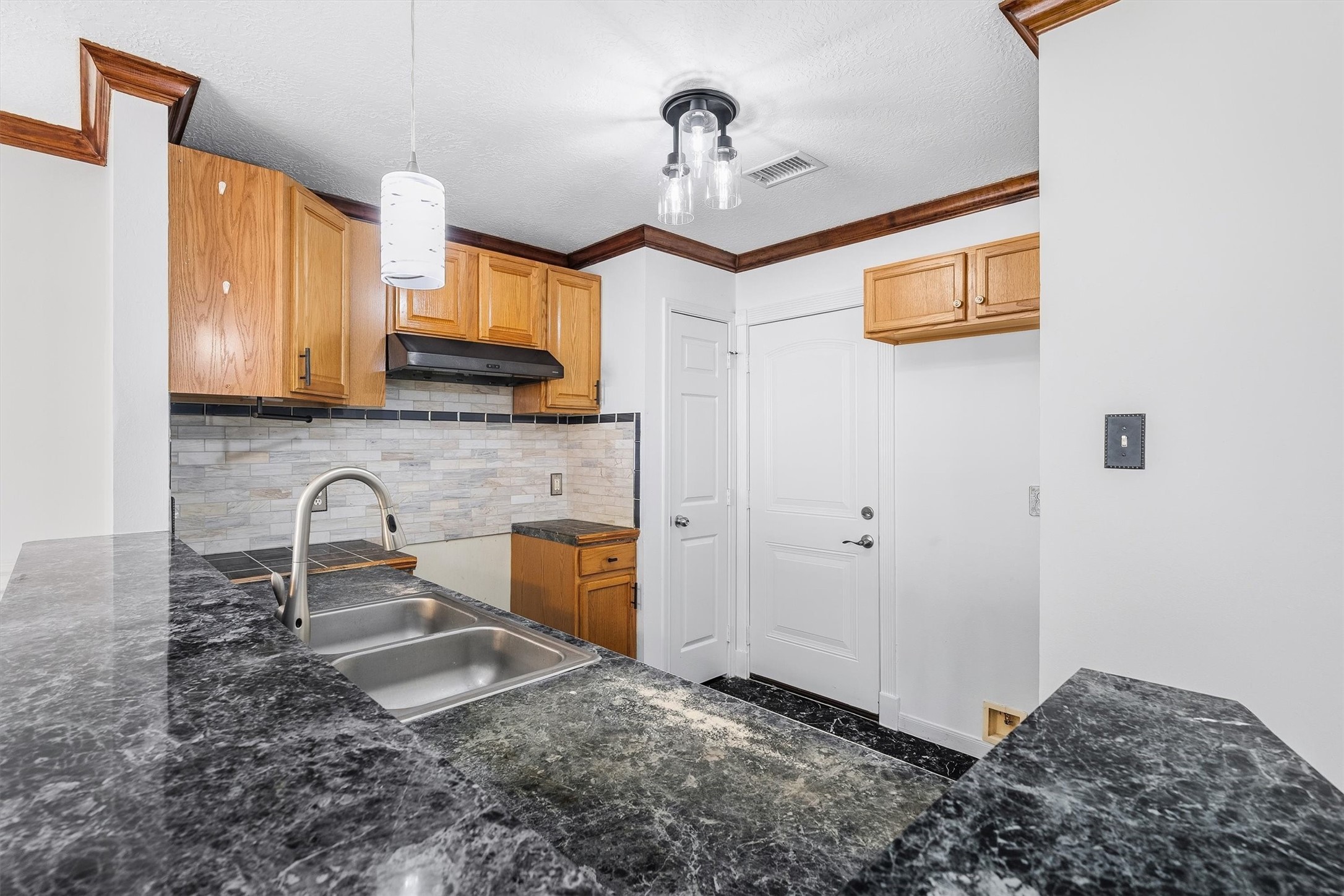 5426 Bourgeois Road Property Photo 15