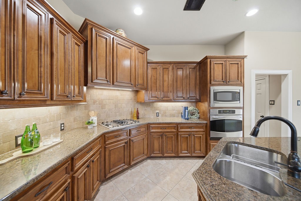 527 Jordan Creek Court Property Photo 18
