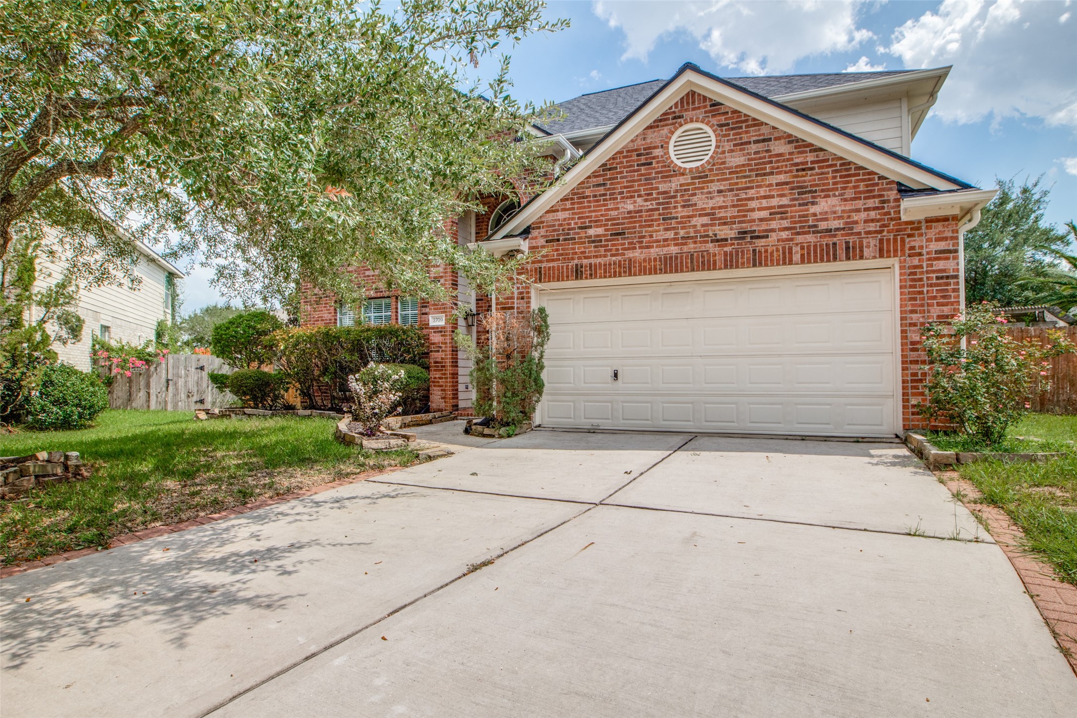 2709 Sunhill Court Property Photo 1