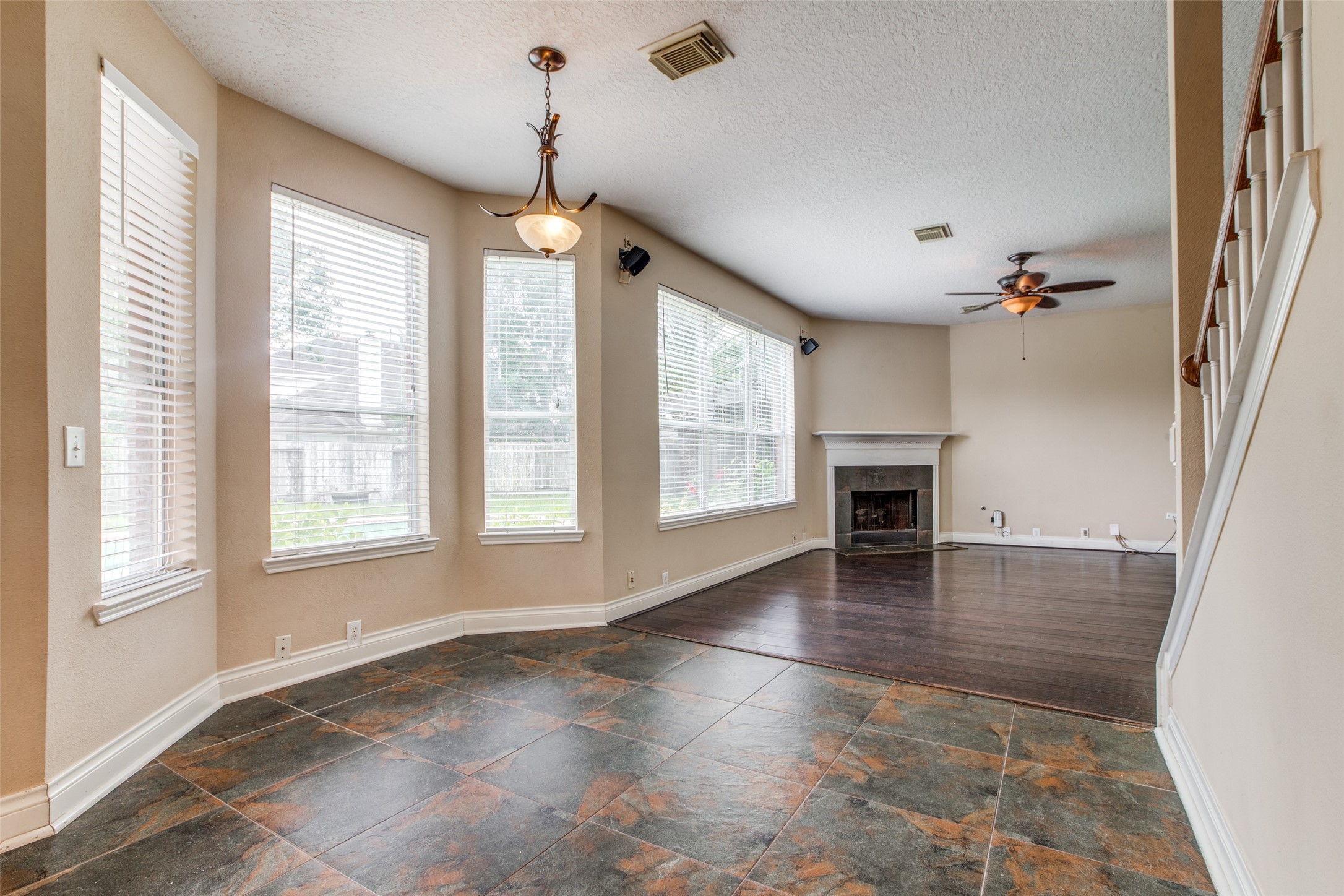 2709 Sunhill Court Property Photo 9
