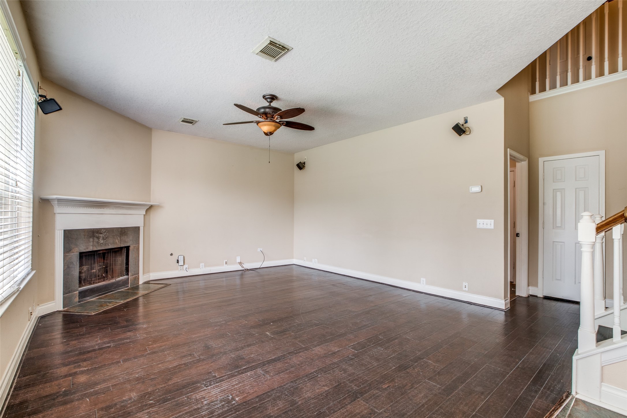 2709 Sunhill Court Property Photo 11