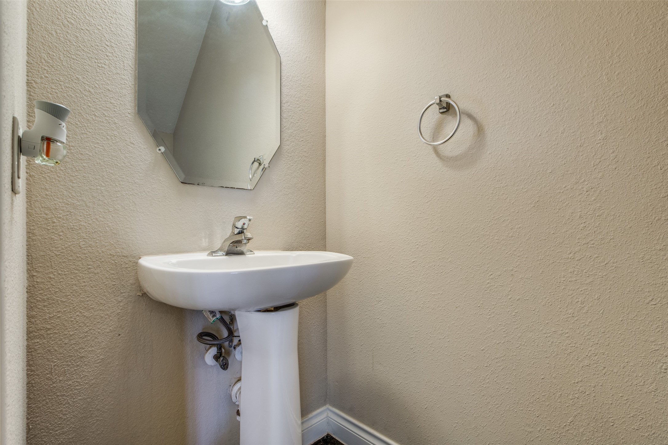 2709 Sunhill Court Property Photo 16