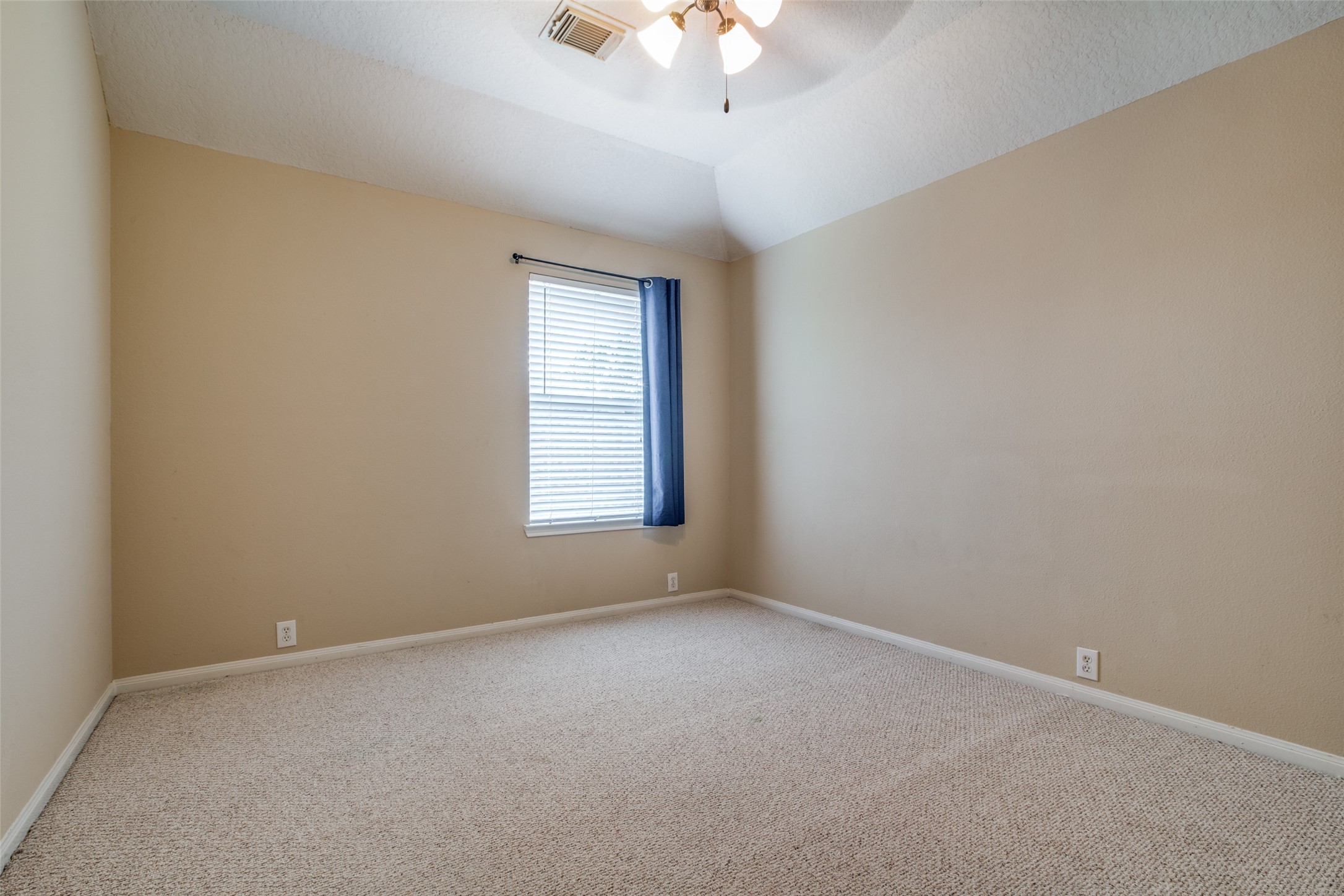 2709 Sunhill Court Property Photo 21