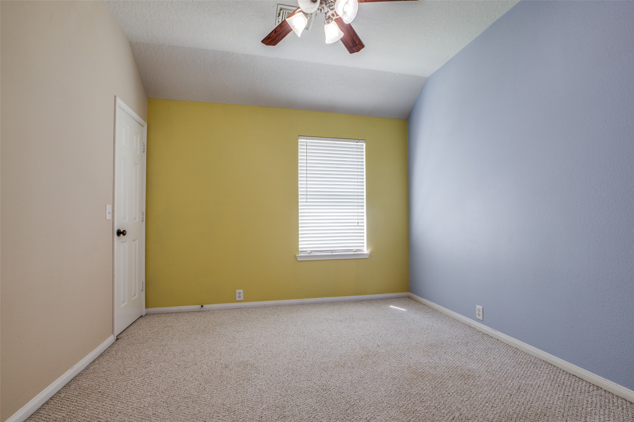 2709 Sunhill Court Property Photo 22