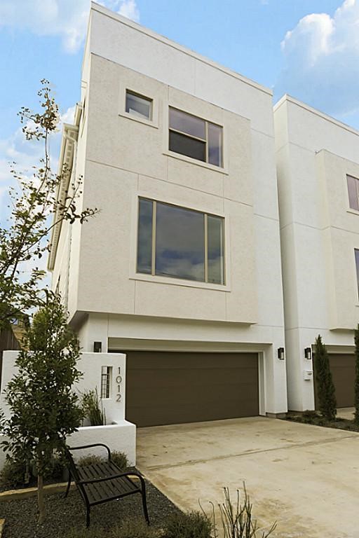 1012 Stanford Street Property Photo 4