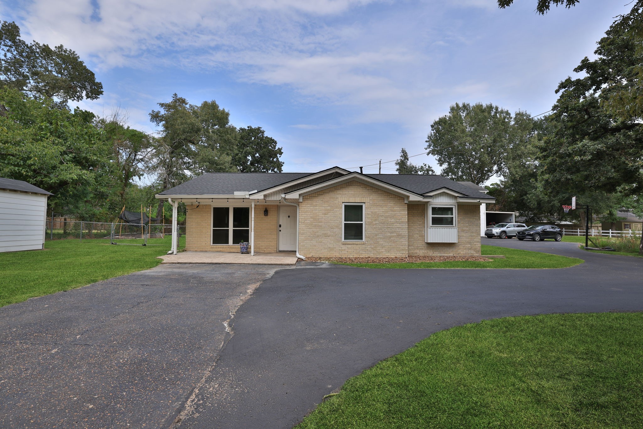 30210 E Geneva Drive E Property Photo 1