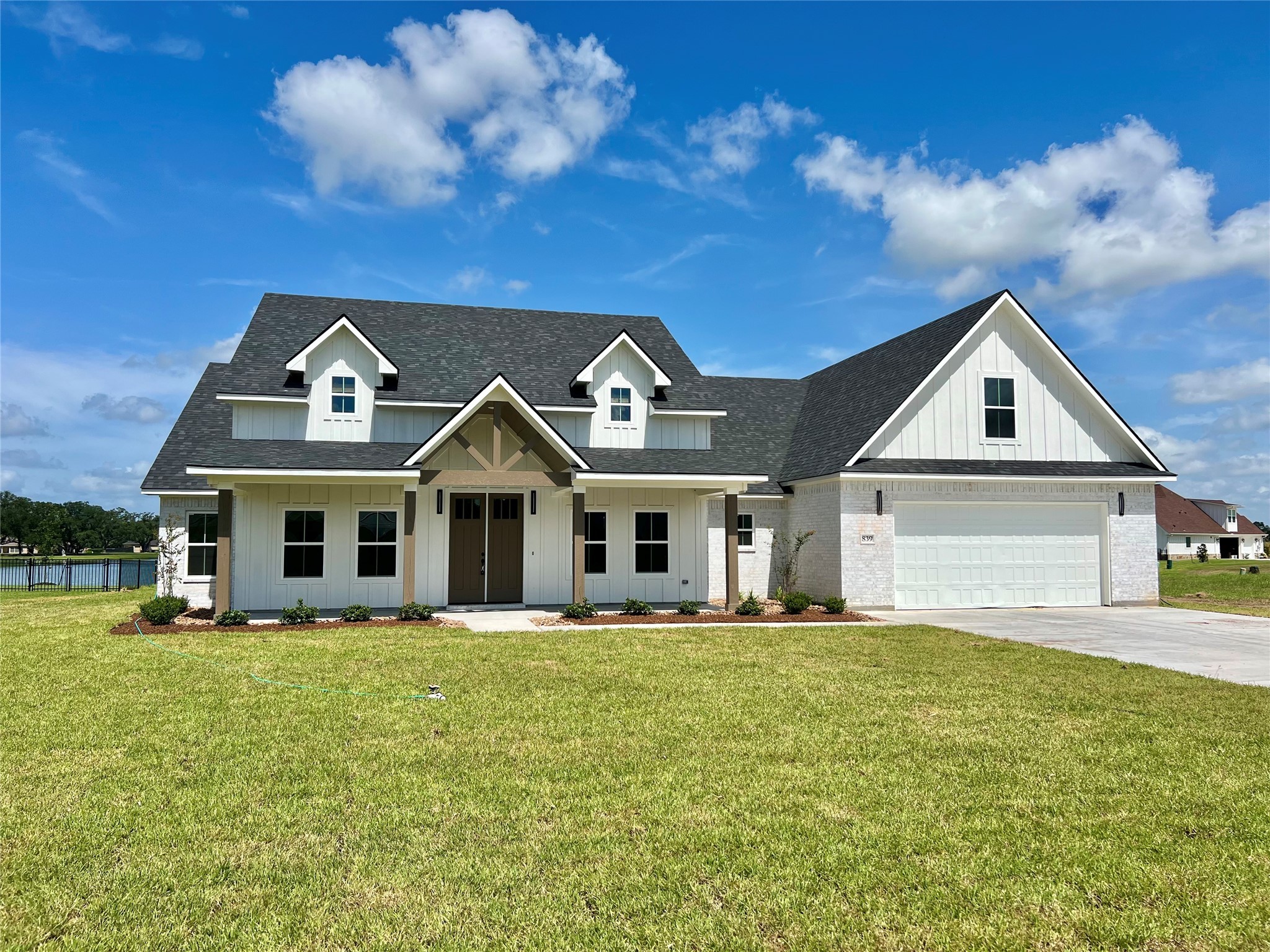 839 Oak Ridge Drive Property Photo 1