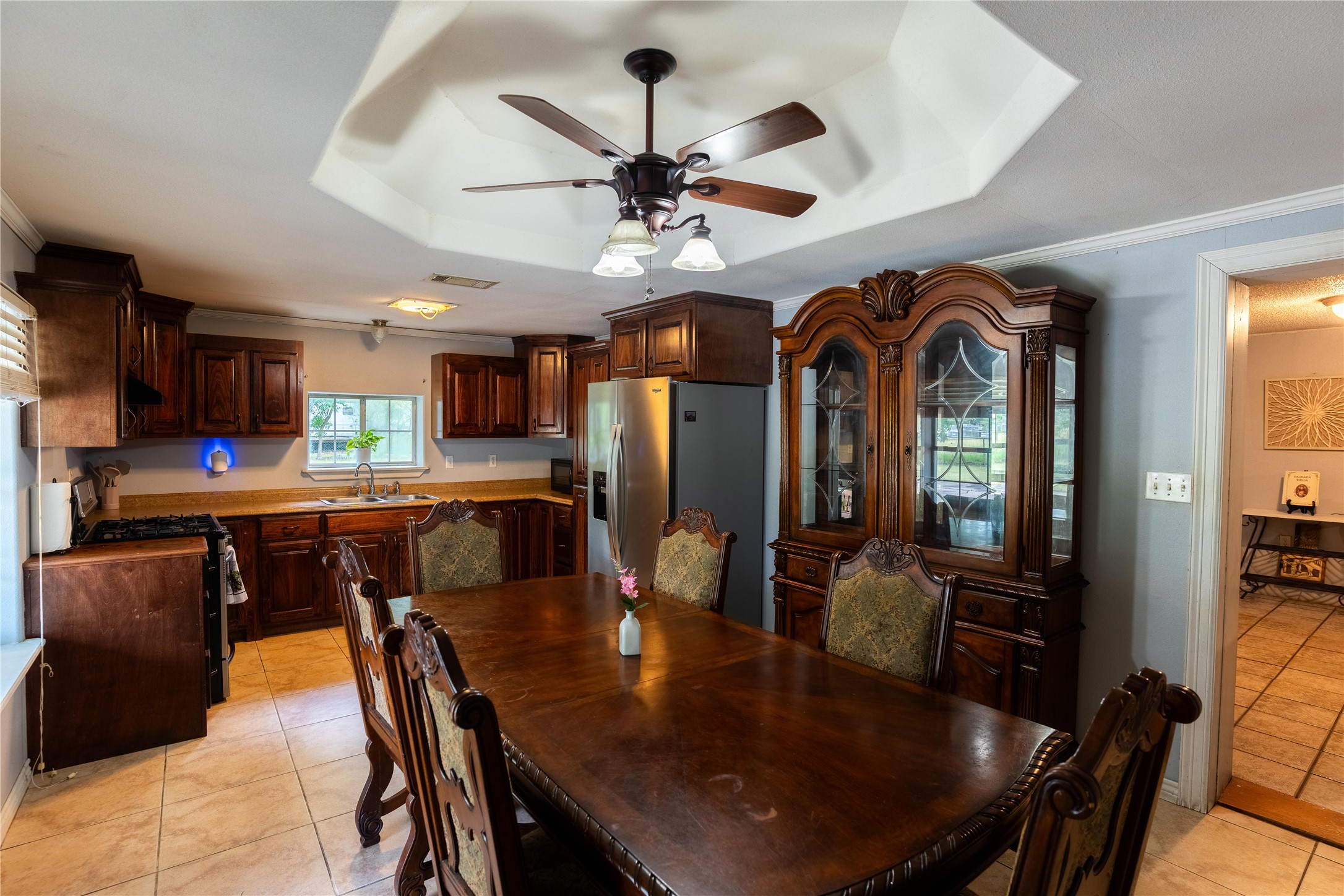 417 Hardy Street Property Photo 6