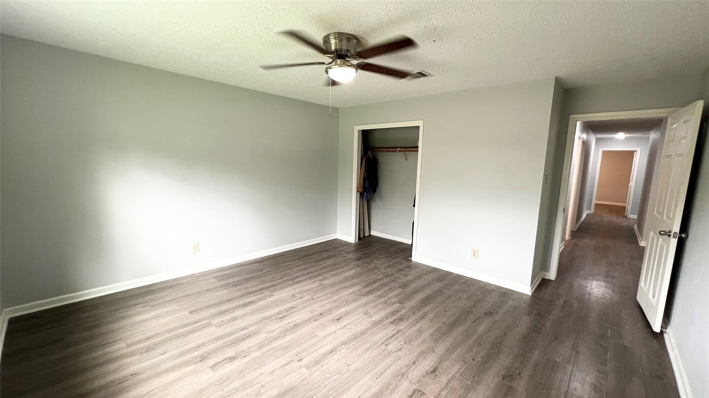 803 Glen Hollow Drive Property Photo 15
