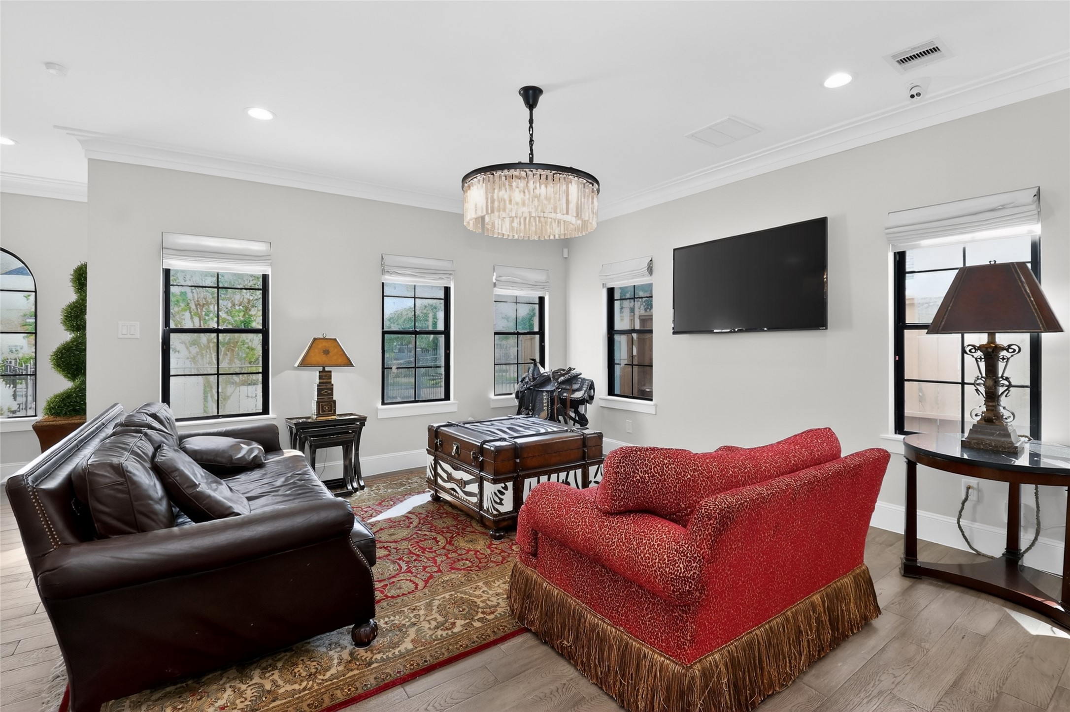 2425 Binz Street Property Photo 6