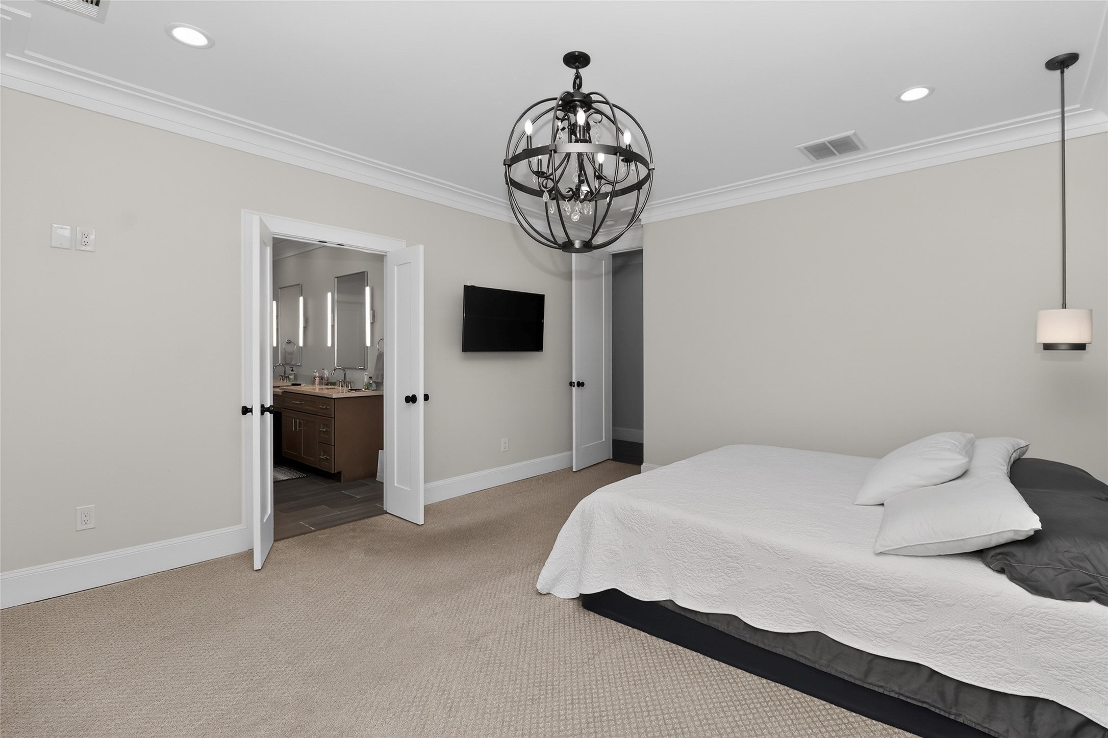2425 Binz Street Property Photo 18
