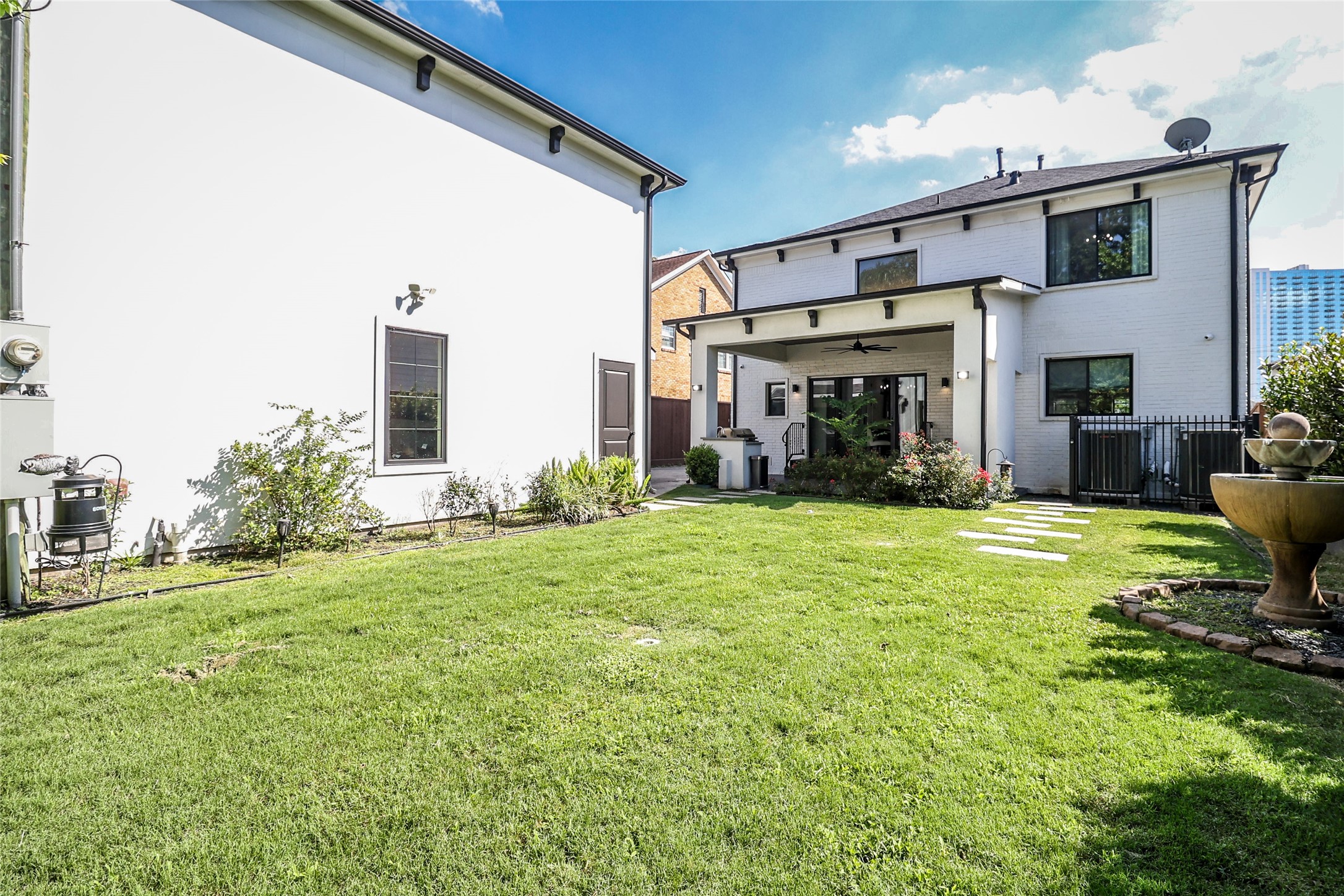 2425 Binz Street Property Photo 22
