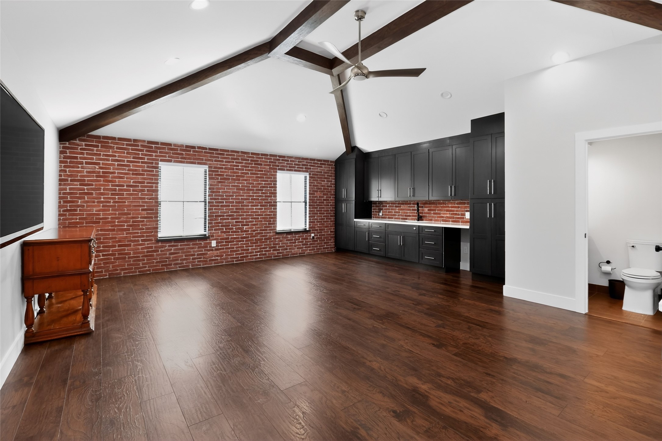 2425 Binz Street Property Photo 23