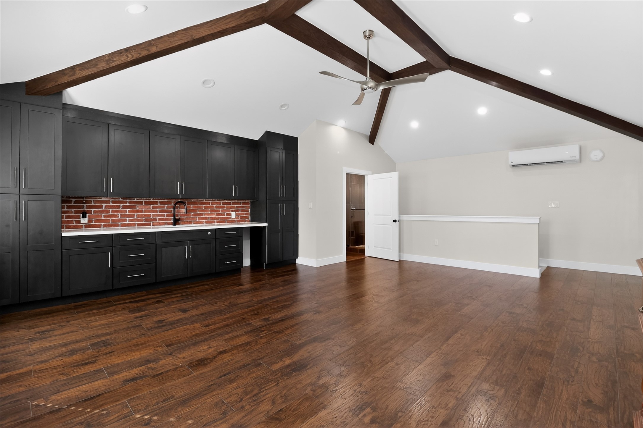 2425 Binz Street Property Photo 24