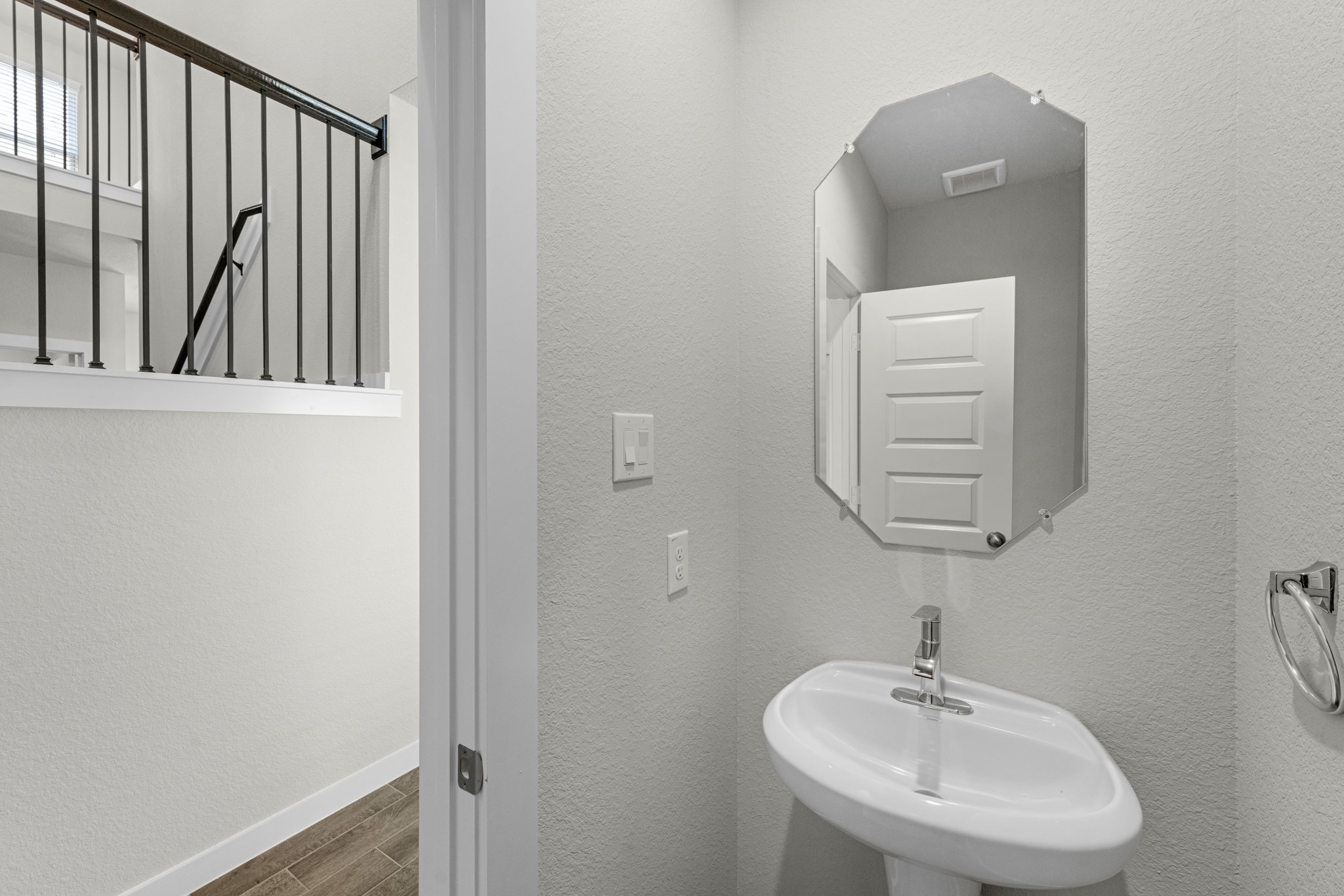 6539 Old Cypress Landing Lane Property Photo 8